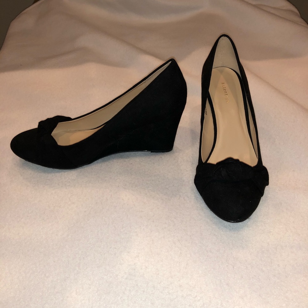 Black Wedges